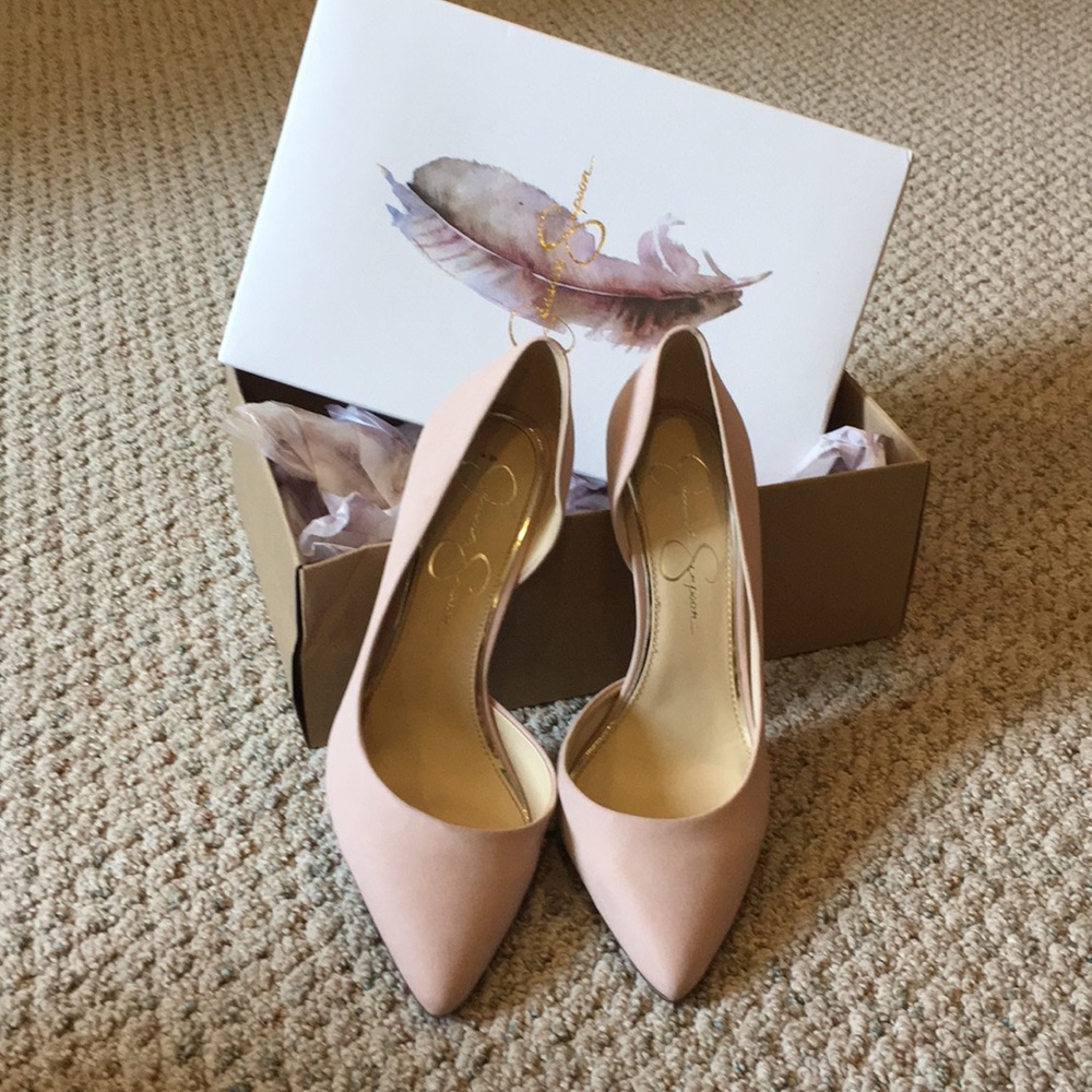 Adorable light pink pumps!